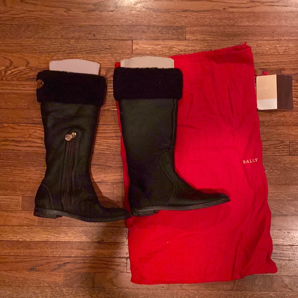 Bally real sherpa lined boots with logo plates